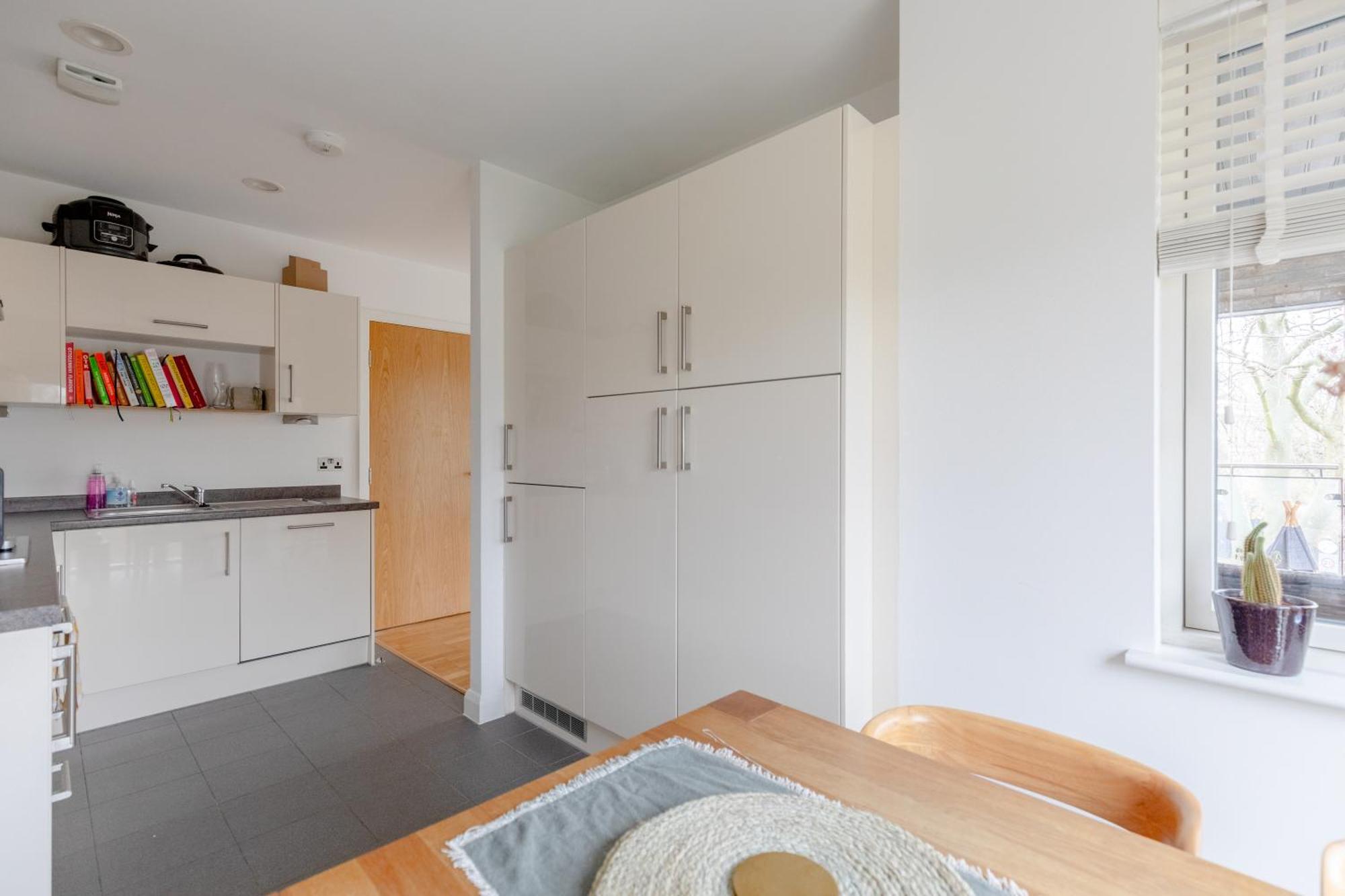 & Modern 1bd Flat With Balcony Hackney! Apartamento *