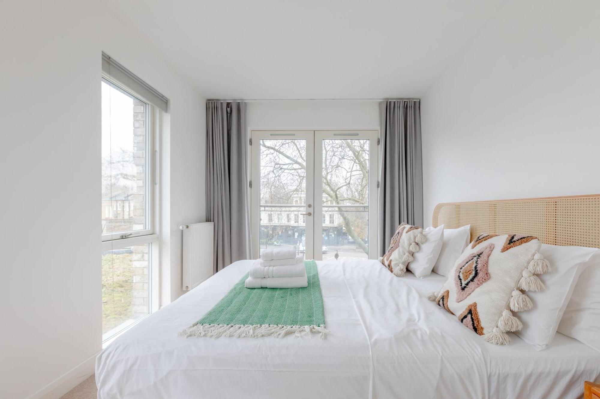 & Modern 1bd Flat With Balcony Hackney! * Londres
