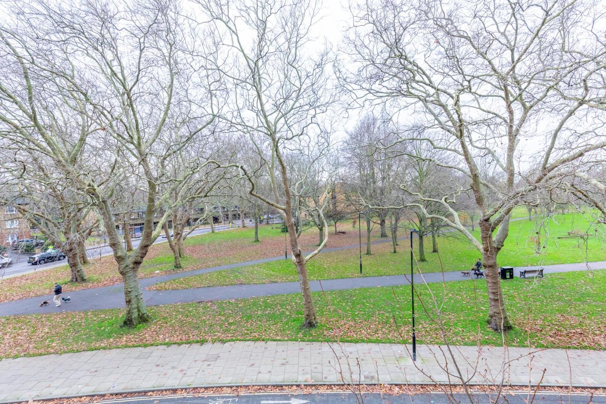 & Modern 1bd Flat With Balcony Hackney! Apartamento