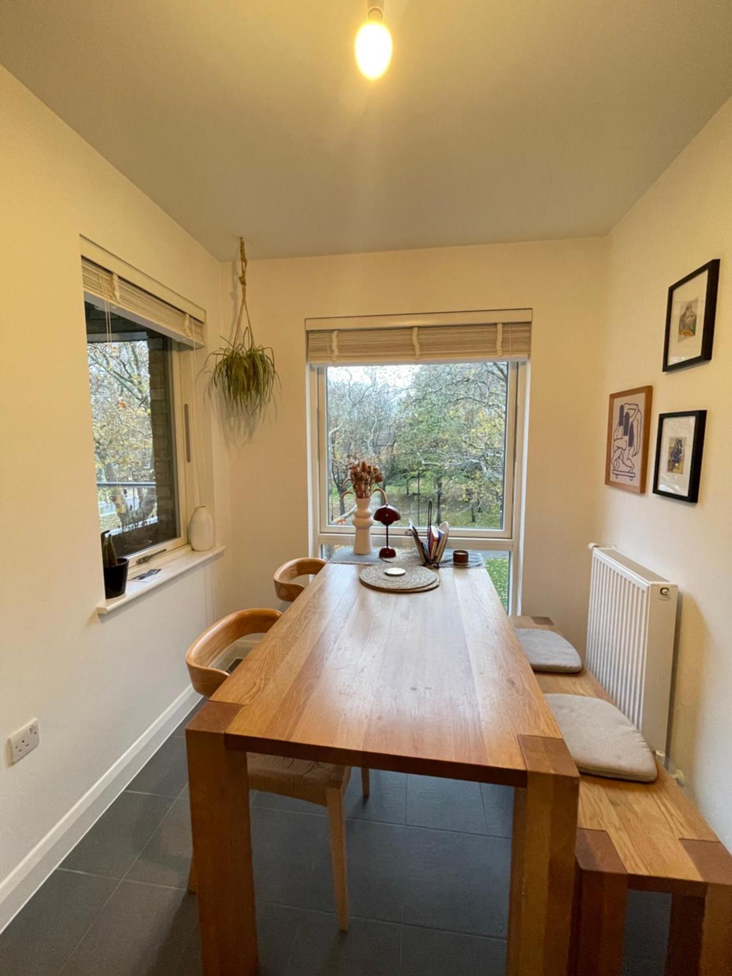 & Modern 1bd Flat With Balcony Hackney! Londen